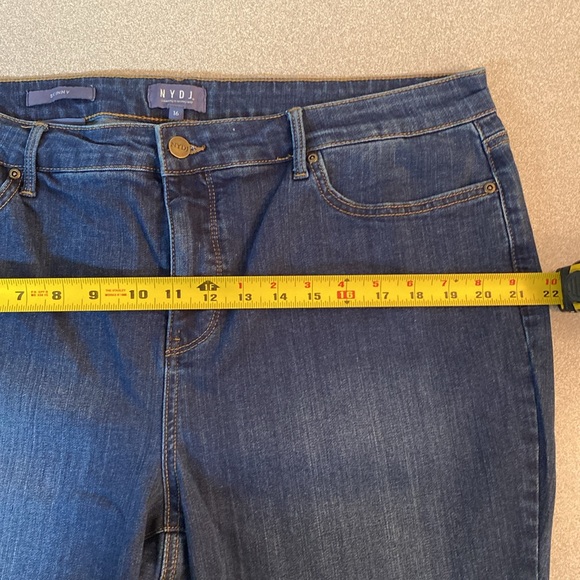NYDJ - high rise skinny jeans. Size 16 - Picture 10 of 14